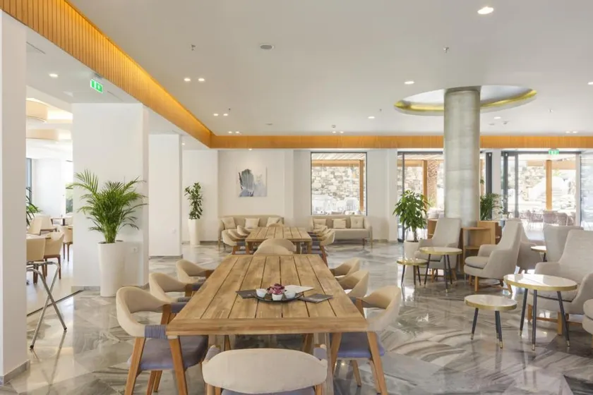 Erato Seaside Hotel - Image 1