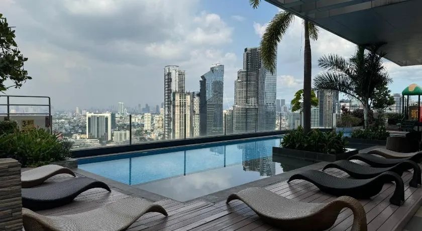 Apartment in Salcedo village, Makati City - Image 1