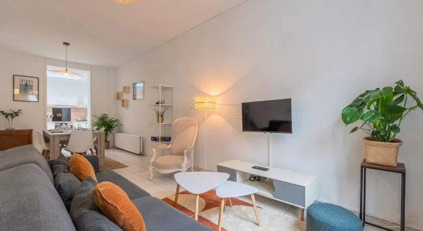 Maison 3 chambres rénovée, proche centre-ville - Image 1