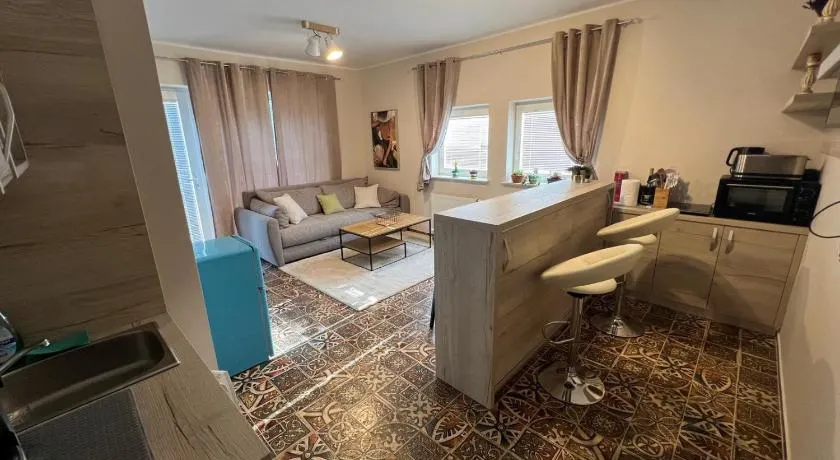 CentralPark Suites - Image 1