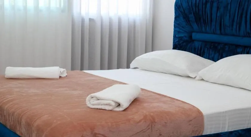 Hotel Kiki 2 - Image 1