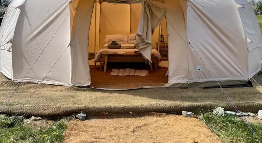 Chalet adapté aux familles avec barbecue et jardin - Image 1