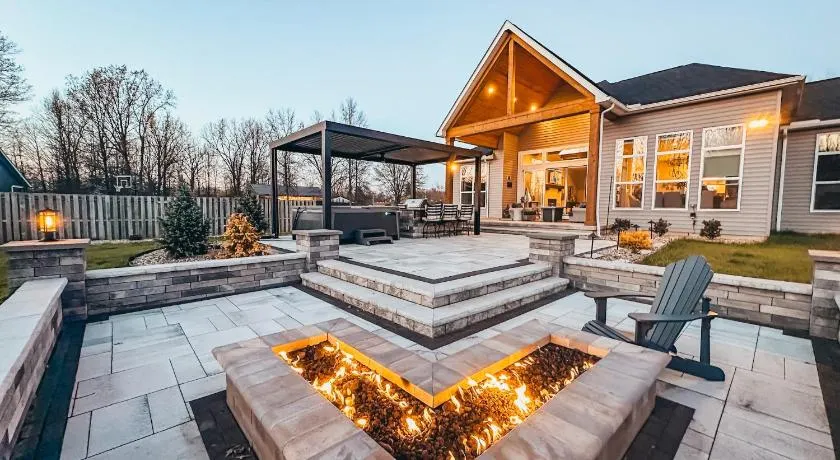 FeralWoods Private Estate With Hot Tub - Image 1