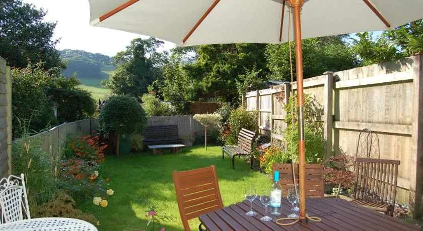 Bronhaul Cottage in Pennal - Image 1