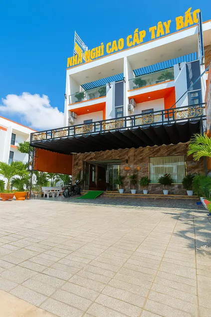 Hostel Luxury Tây Bắc - Image 1