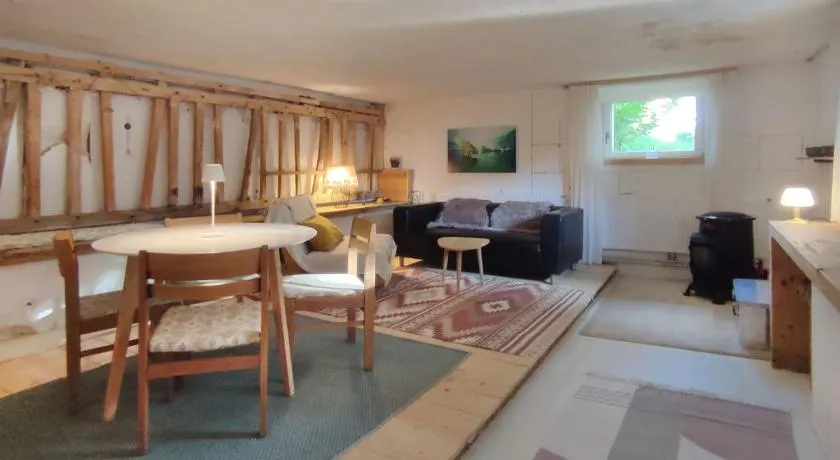 Studio to rent - Image 1