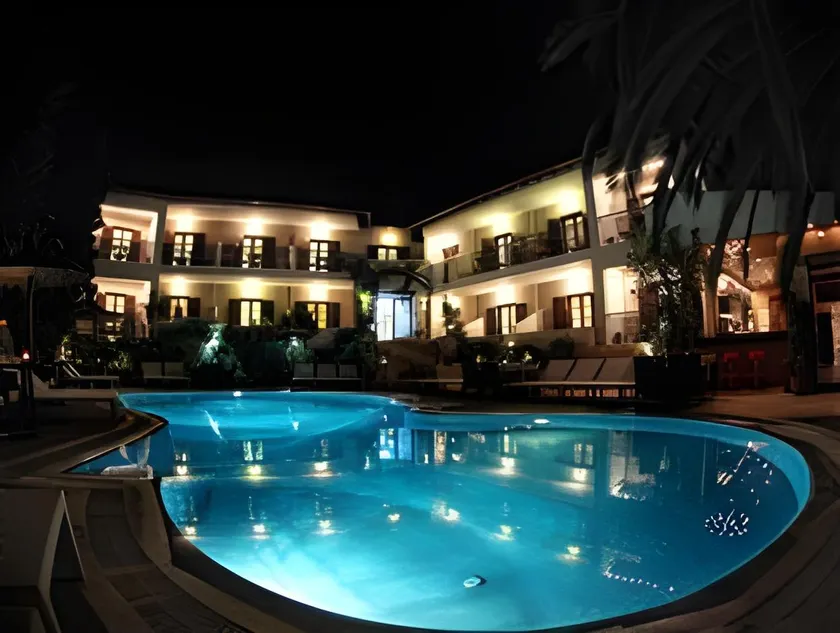 Stamos Hotel - Image 1