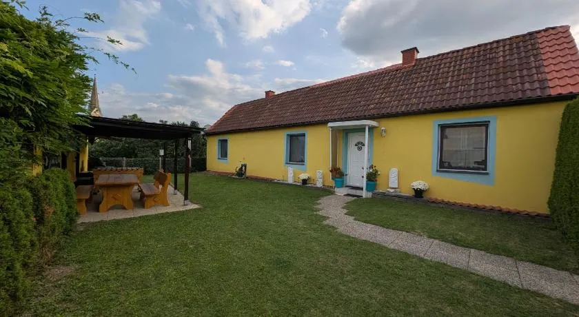 Harti Haus - Image 1