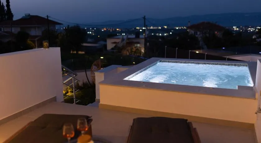 Serenity Villa 1 with Jacuzzi & Gym - Image 1