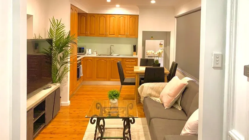 St Marys Affordable 5 Br cozy House - Image 1