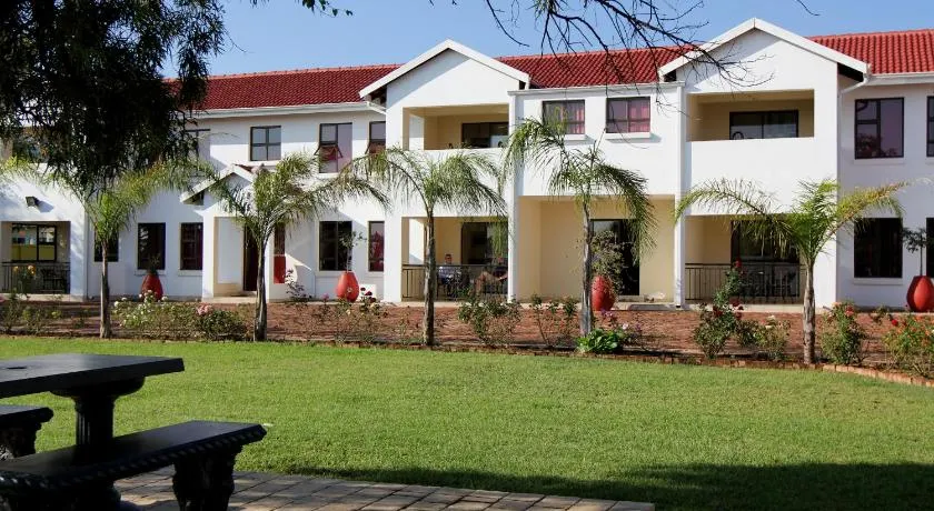 Casa Bianca Guest Lodge - Image 1