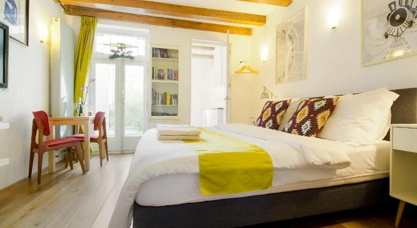 Mercedes Bed&Breakfast Amsterdam - Image 1