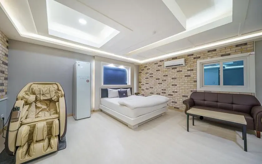 Daegu Seongseo Sweet Hotel - Image 1