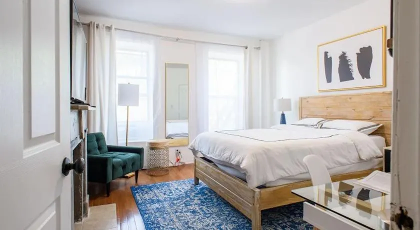 454-3W PRIME location 2BR Newly Furnished sleeps 5 - Image 1