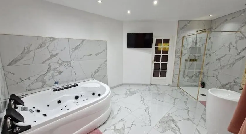 Maison Chic avec jacuzzi Nogent sur Oise YaoSpa60 - Image 1