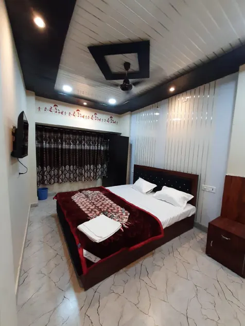 Raghuvanshi Paying Guest House - Image 1
