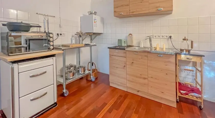 Cosy house with workplace, balcony and garden 30 min to Marienburg - Image 1