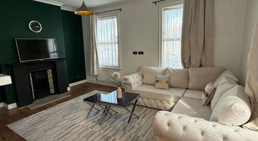 Bright & Modern 1-Bed Flat - Relax in Wimbledon - Image 1
