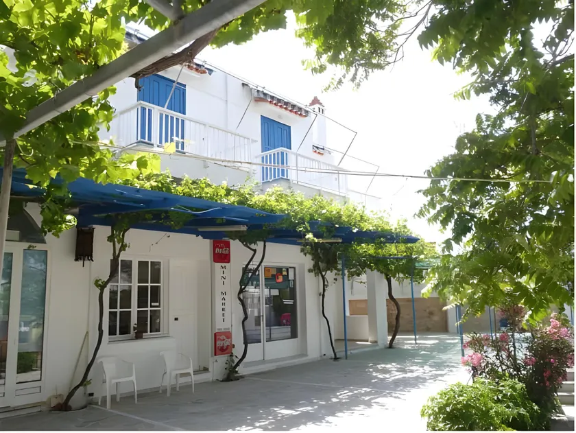 Ilioxenia Chios Studios & Apartments - Image 1
