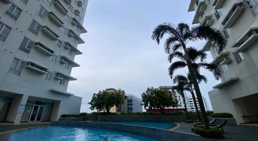 Condo near ATC- Molito Alabang, Muntinlupa - Image 1