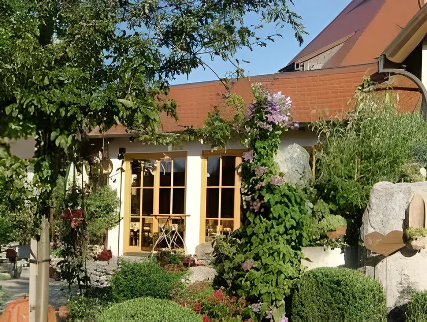 Landhotel und Gasthof Hirsch Hüttenreute - Image 1