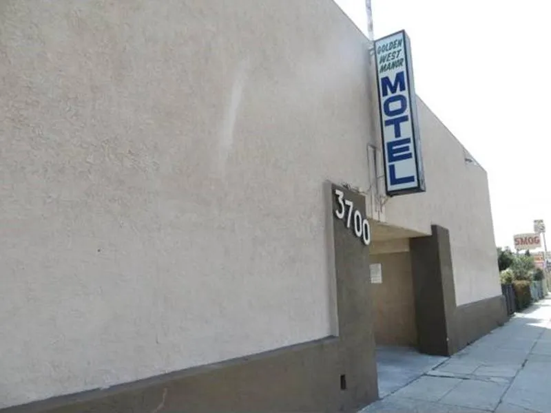 Golden West Manor Motel - Image 1