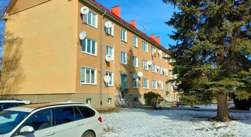 2-iz. byt v tichej lokalite s bezplatným parkovaním - Image 1