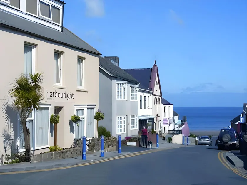 Harbourlight Guesthouse - Image 1