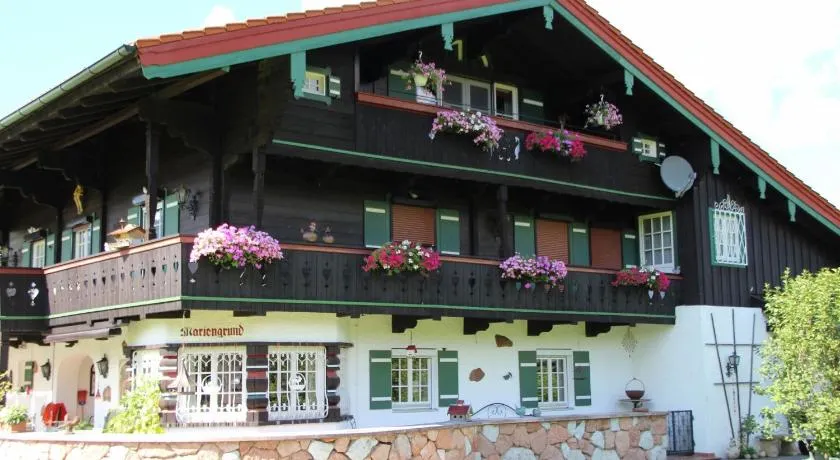Chambre privée avec jardin et terrasse | Vue jardin - Image 1
