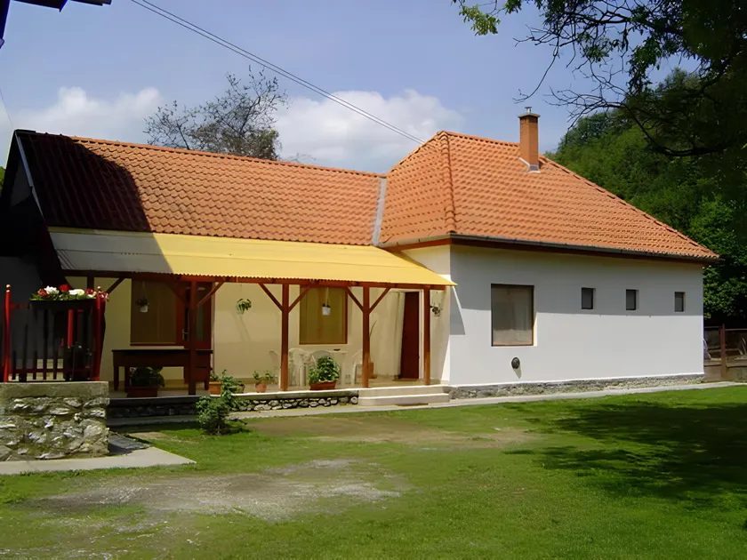 Fónagy Apartmanok - Image 1