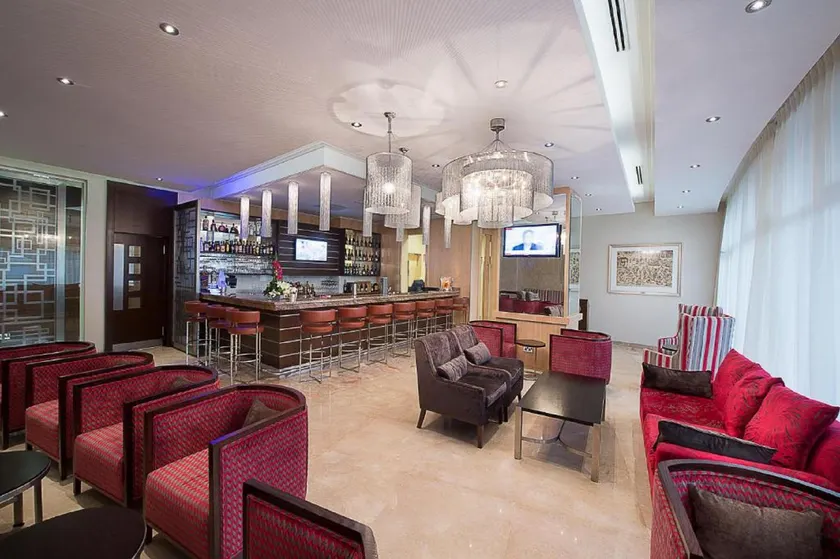 The George Hotel - Image 1