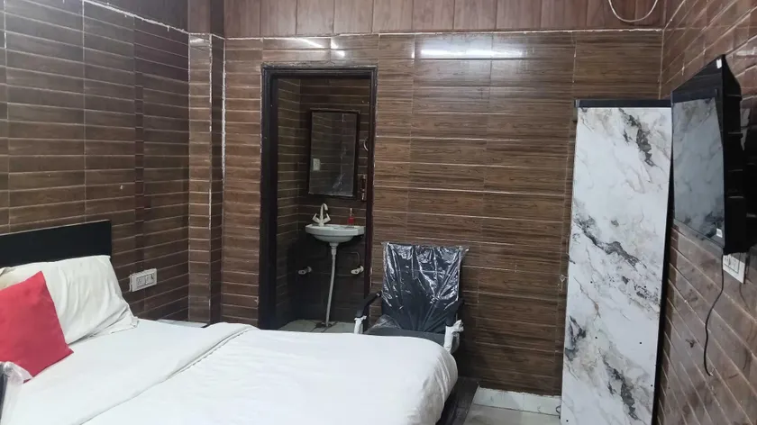 Hotel O Blue Heaven - Image 1