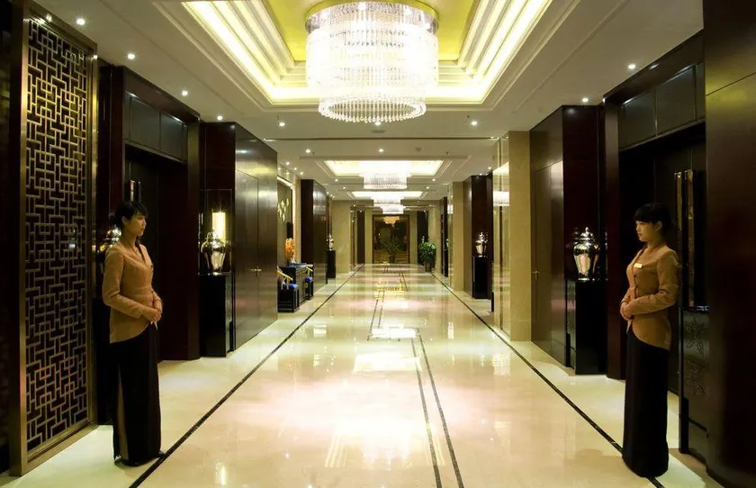 Huang'e International Grand Hotel - Image 1