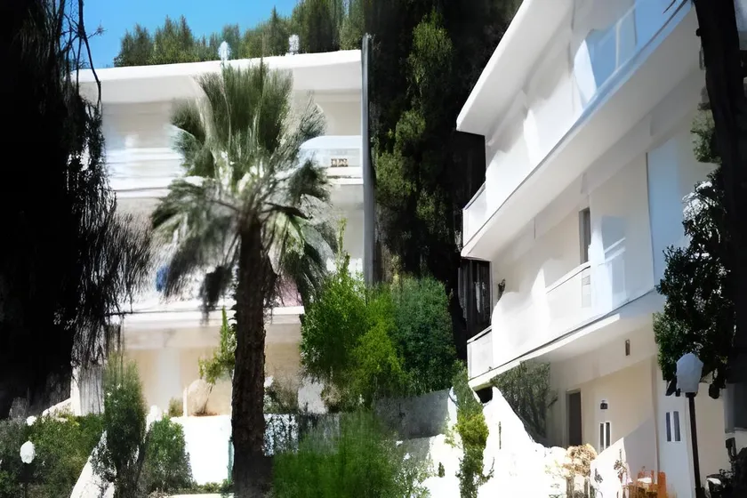 Zontanos Studios & Apartments - Image 1
