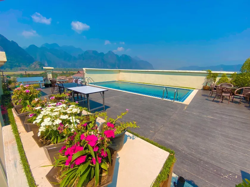 PM Hotel - Image 1