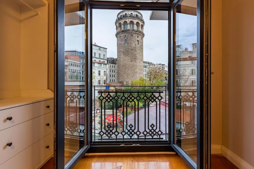 Exceptional Flat with Galata Tower View in Beyoglu - Image 1