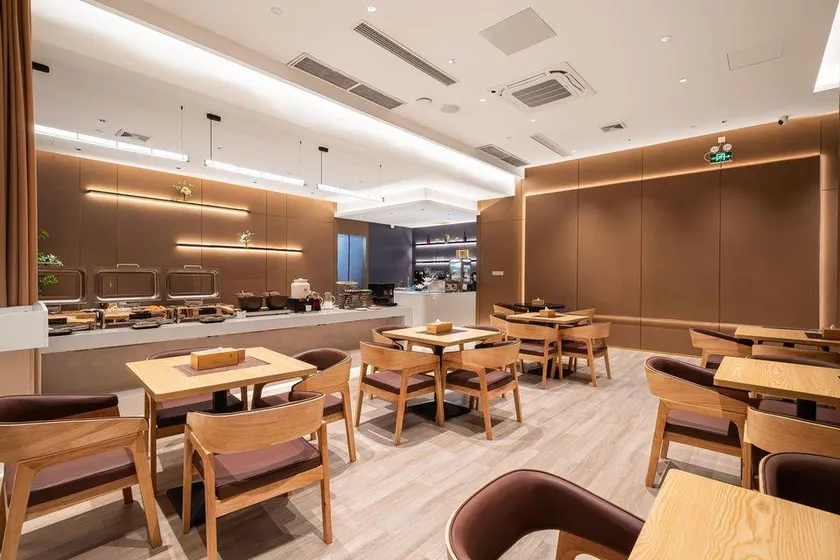 Holiday Inn Huidong (Guangzhou Longdong Botanical Garden Subway Station) - Image 1