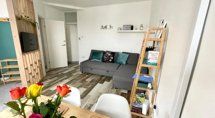 The Corner House - Modern Chesterfield Town Centre Apartments - Image 1
