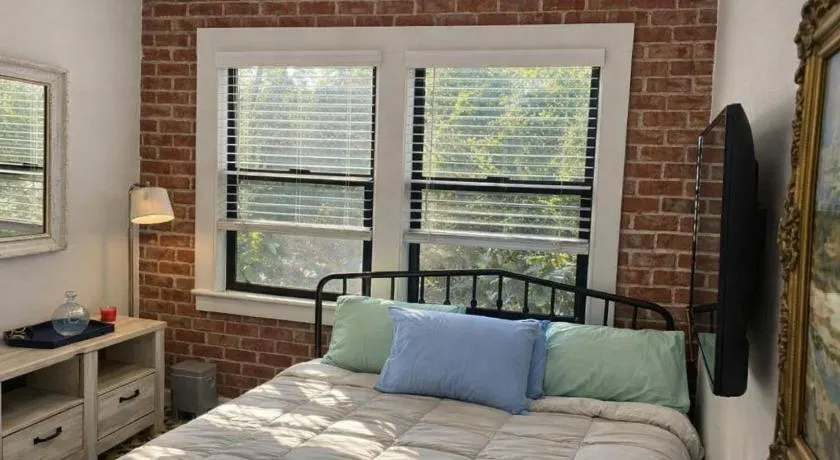 Studio Haven in the Heart of Hollywood - Image 1