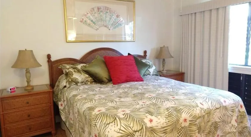 Unit 17 Large 1 Bed 1 Bath Condo Ocean Views - Image 1