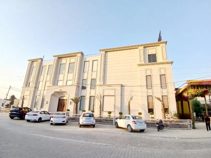 Majestic Castle - Image 1