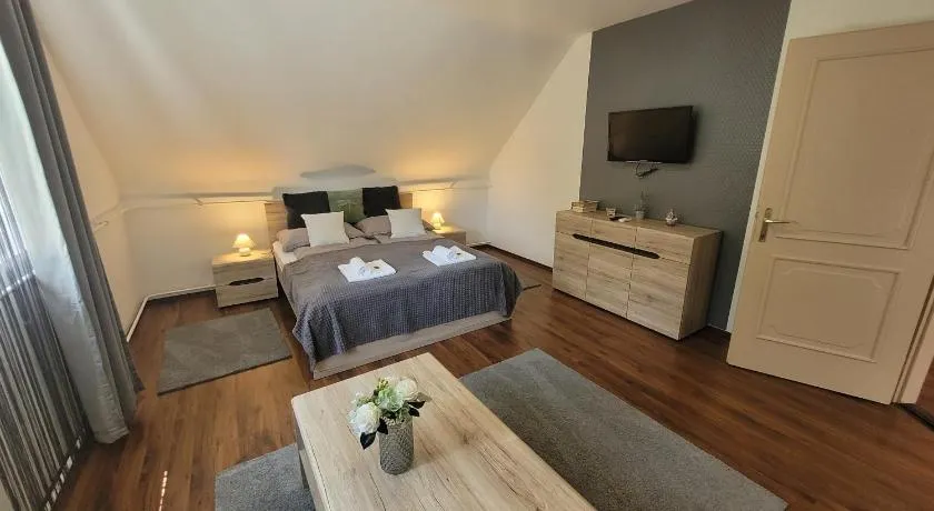 Szitakötő Apartman - Image 1