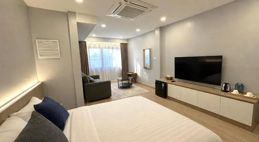 Whiteinn - ไวท์อินน์ - Image 1