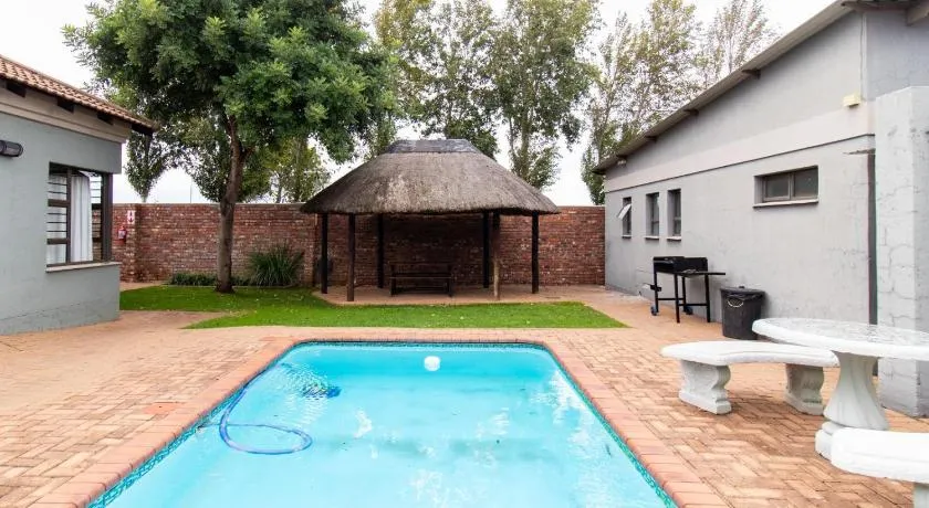 Andela Guesthouse - Image 1