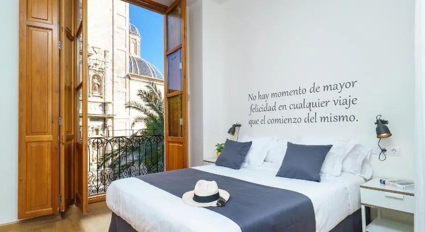 Valencia Home Carmen - Image 1