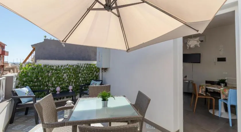 Ferienhaus \"La Dimora della Luna\" mit Meerblick, Terrasse & WLAN - Image 1