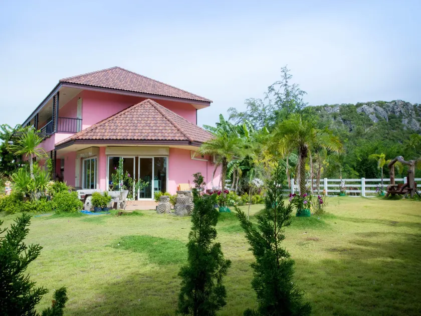 Nam Talay Resort - Image 1