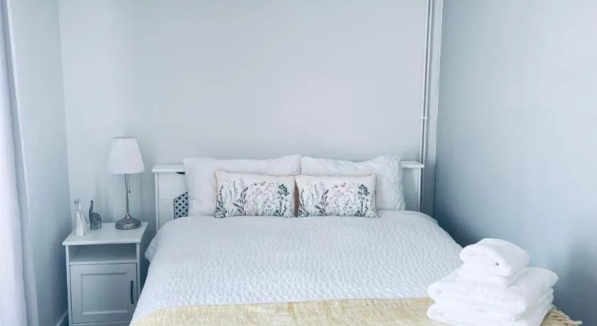 Small Doble, Shared House - Image 1