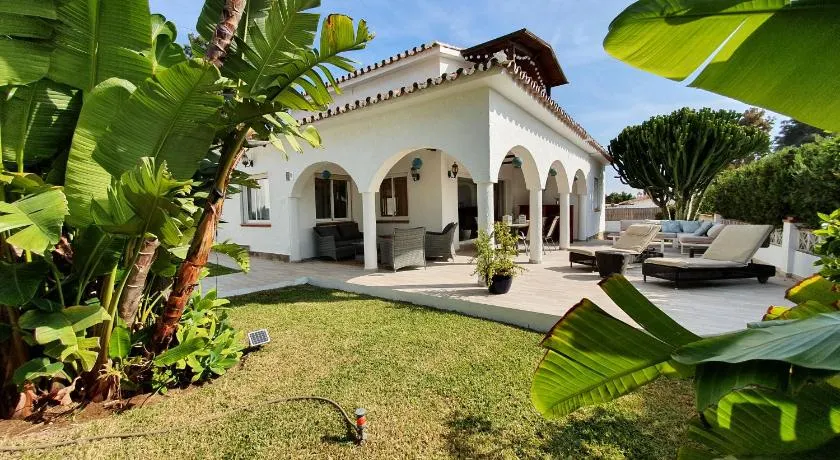 Casa Blue Vista - villa & guestroom - Image 1