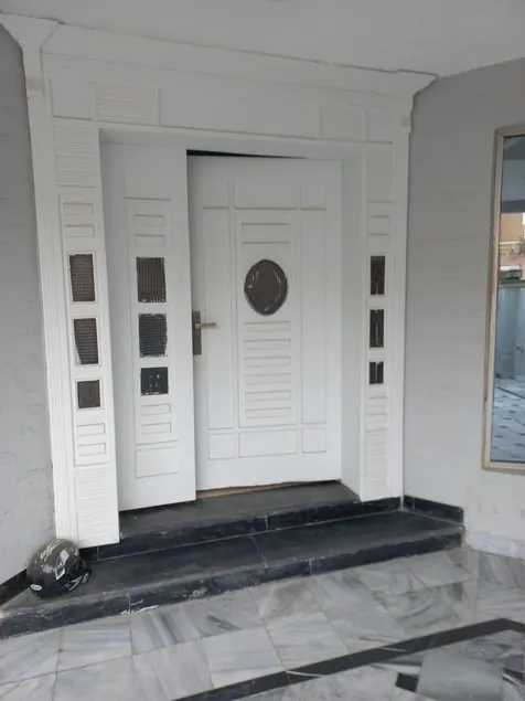 White House Residencia  - Image 1
